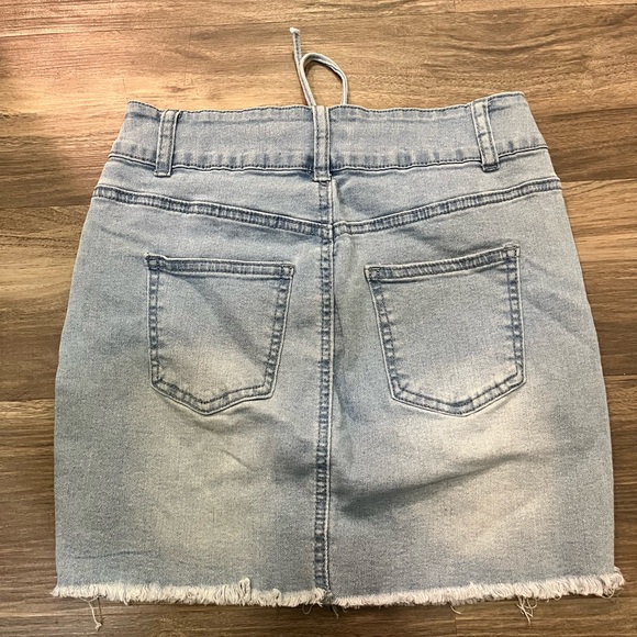 Jean mini skirt with on a size extra small or (03) - Picture 4 of 4